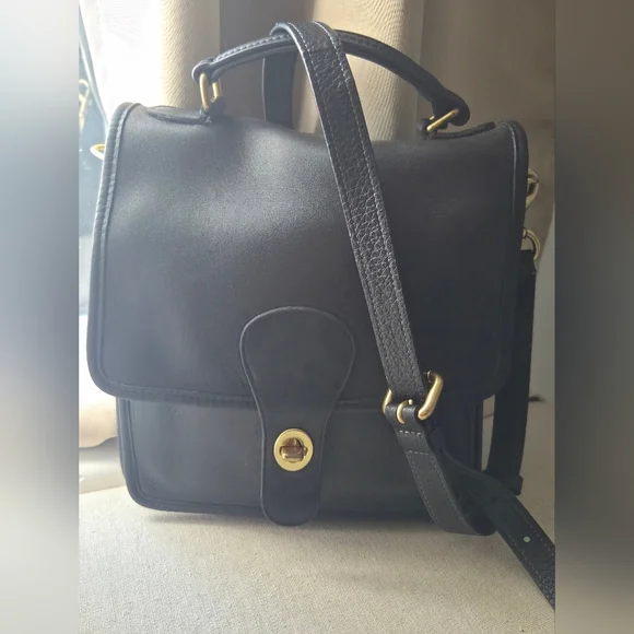 Coach Purse -Large Black Shoulder Pouch/Station Bag Y2K - Picture 3 of 6